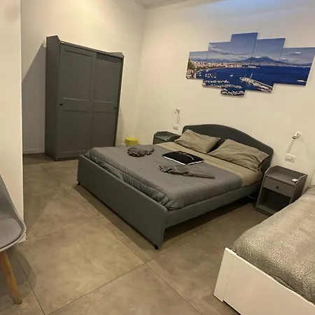 Morra's Pensión Nápoles